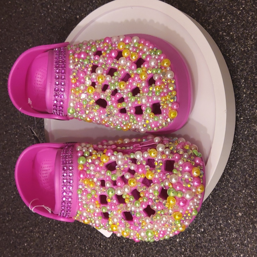 Crocs /Coniston size 1 NWOT designed by💋💐 BOUTIQUE NIGHTCAP